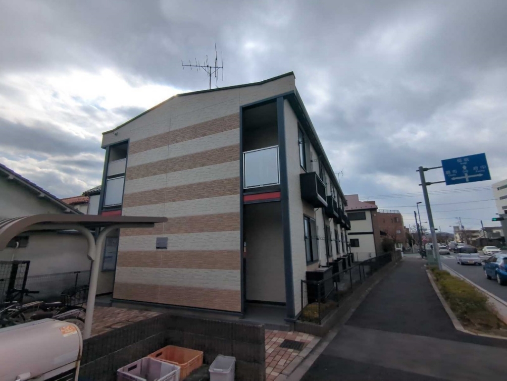 レオパレス府中東 外観