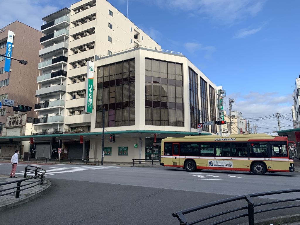 第2エコーマンション 銀行
