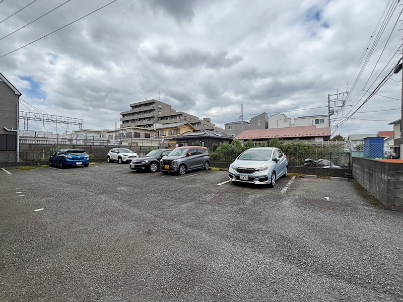 ウイング子安 駐車場