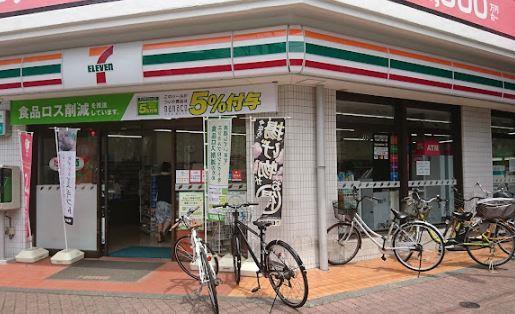 アヴェニール久米川 コンビニ