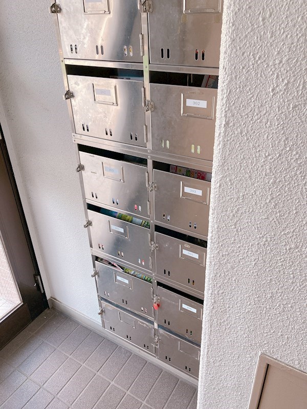 ウィスタリアビル その他