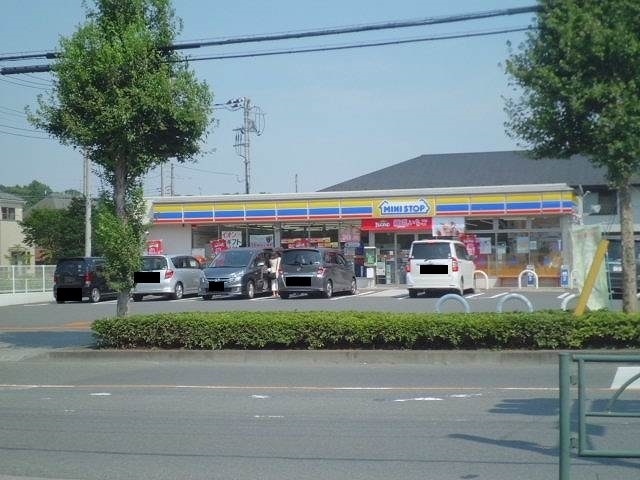 グランディス コンビニ
