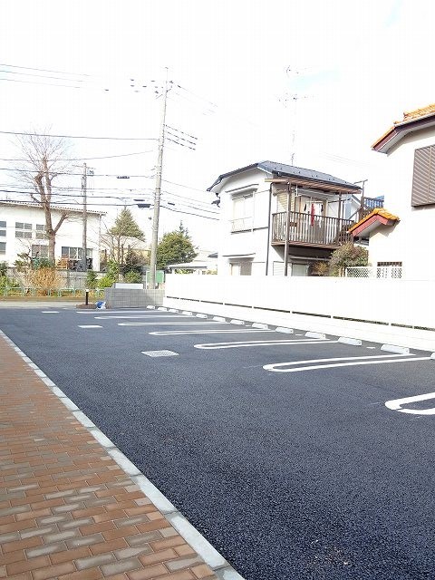グレイスメゾン 駐車場