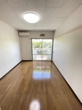 アベニュー国立 リビング