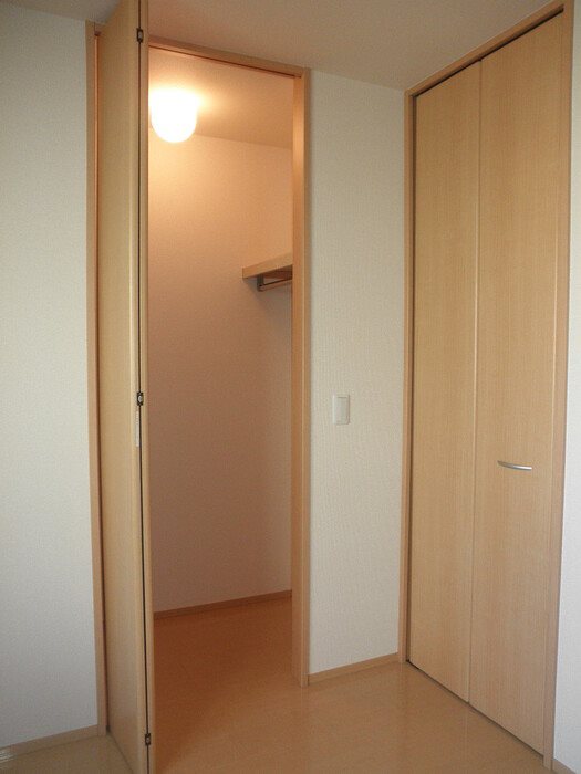 ゴールドクレストA  収納