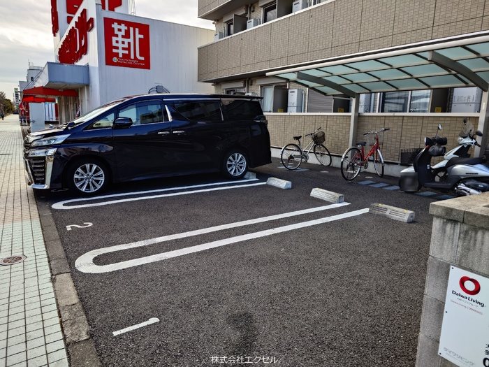 プランドールアデン 駐車場