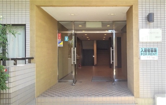 コスモリード国分寺 エントランス