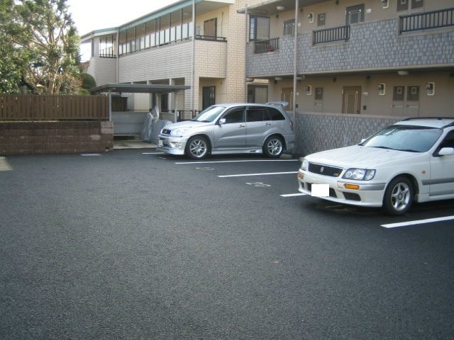 カサグランデ２ 駐車場