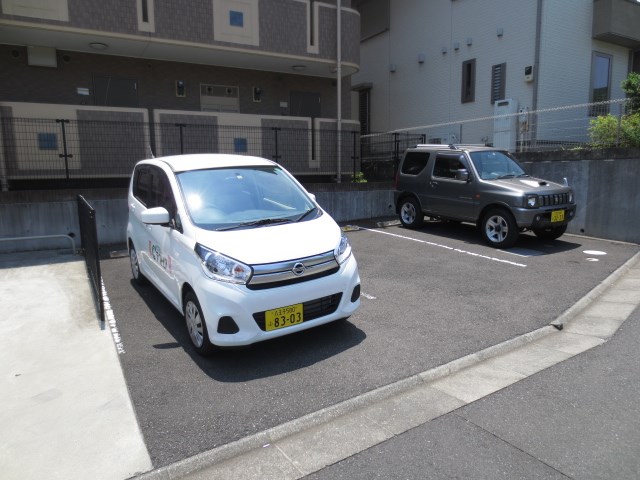 パルトネール 駐車場