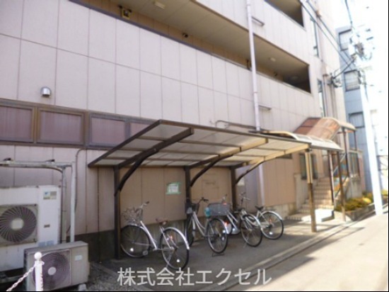 ウメジュネス 駐車場