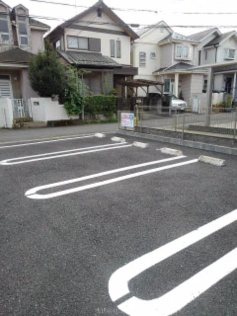 カーサプルーノA 駐車場