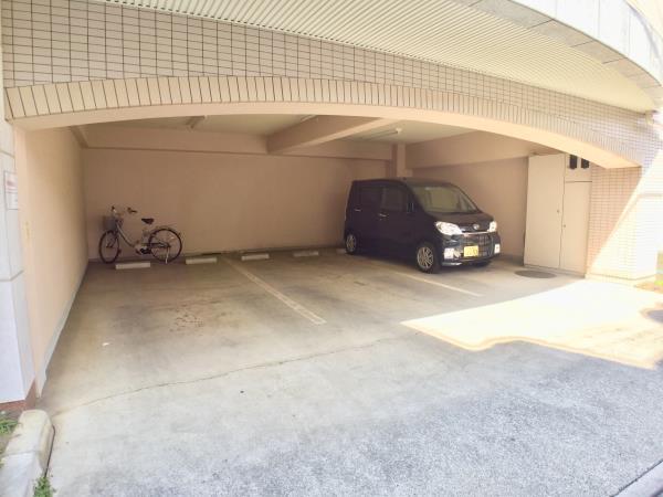 グランフォルム国立 駐車場