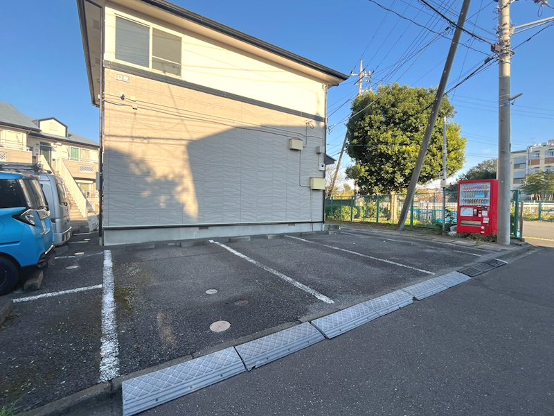 ベルメゾン奥住C棟 駐車場