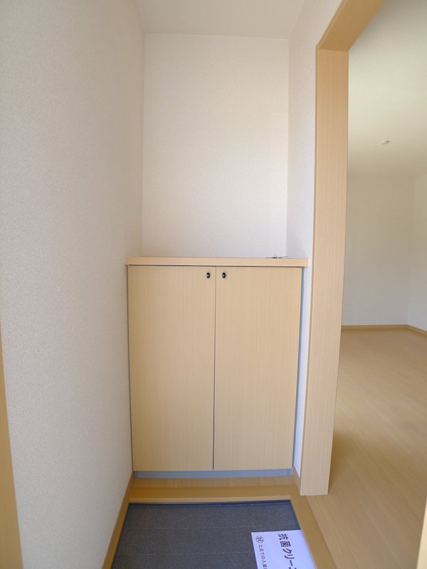 壱番館 玄関