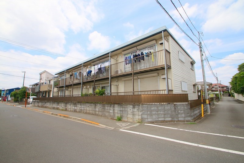 シャトルホワイト 外観