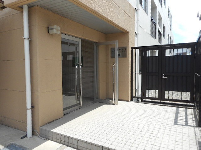 ノースハイツ藤 エントランス