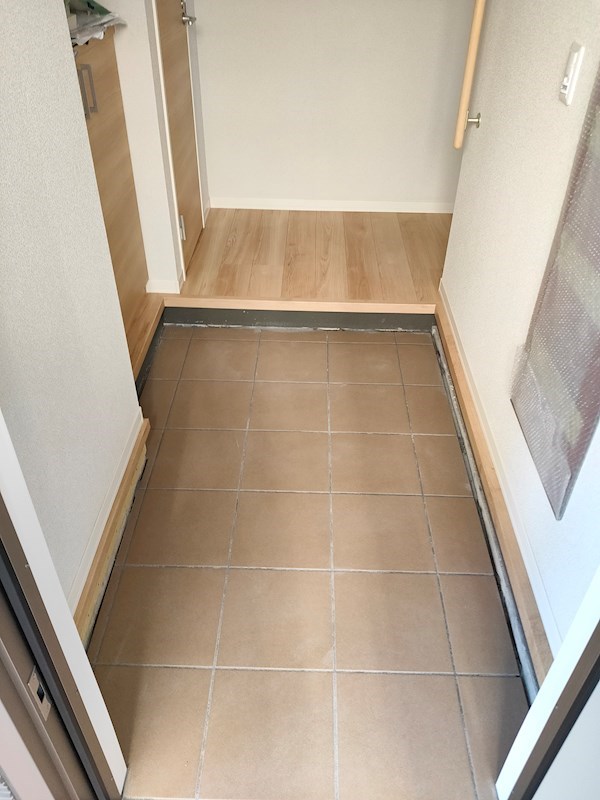 グランドゥールA棟 玄関