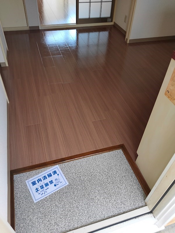 アネックスサカエ 玄関
