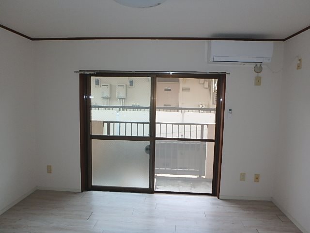 栄町コーポ リビング