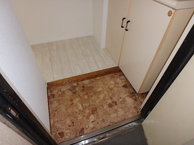 コスモ馬橋 玄関