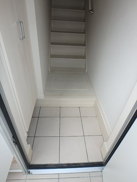 インフィールド桃丘 玄関