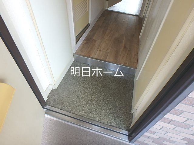 日神パレステージ三軒茶屋 玄関