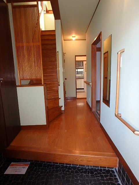 杉並区和泉2丁目戸建 玄関