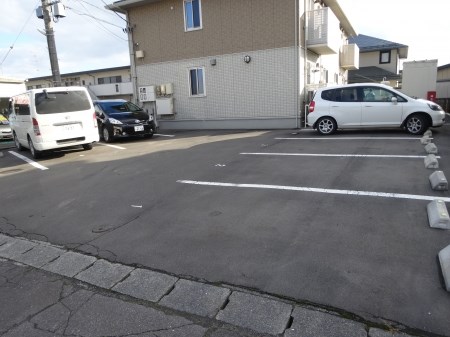 メゾン・ソレイユ 駐車場