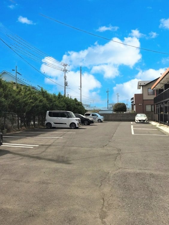 レジアス白銀A 駐車場