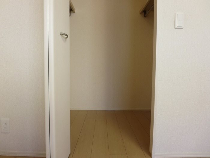 コモライズ新井田西　B 収納