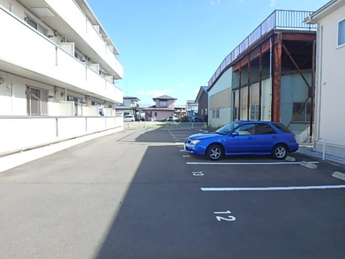 ヴィラ・ベルク 駐車場