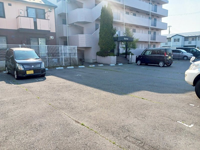 マンションアプリコット 駐車場