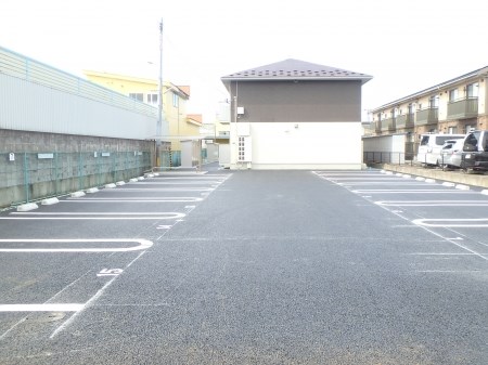 リヴィエール城下 駐車場