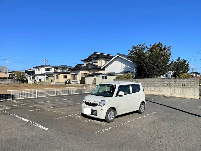 メゾン　トゥー・ル・モンド 駐車場