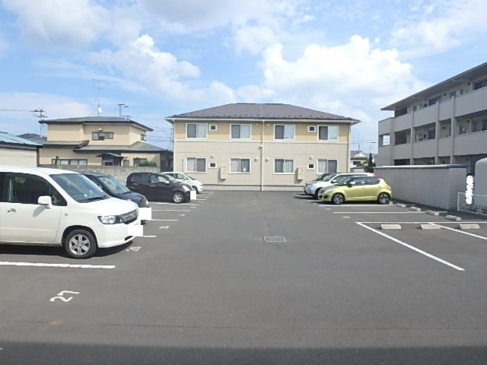 エーデルハイムB 駐車場