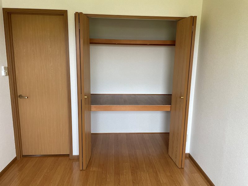 フェアリーハウス　A  収納