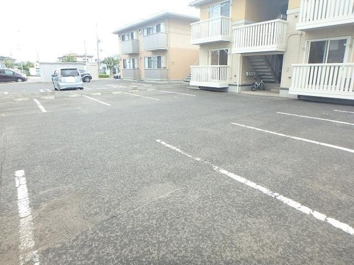 ヴィルポート 駐車場
