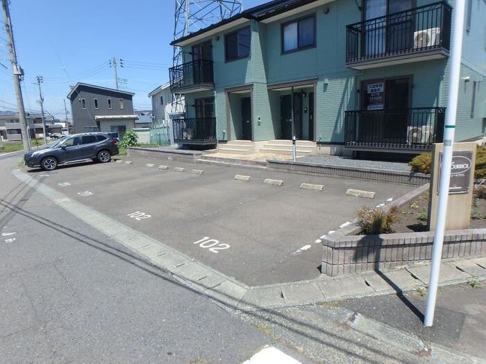 セジュールクリエ 駐車場