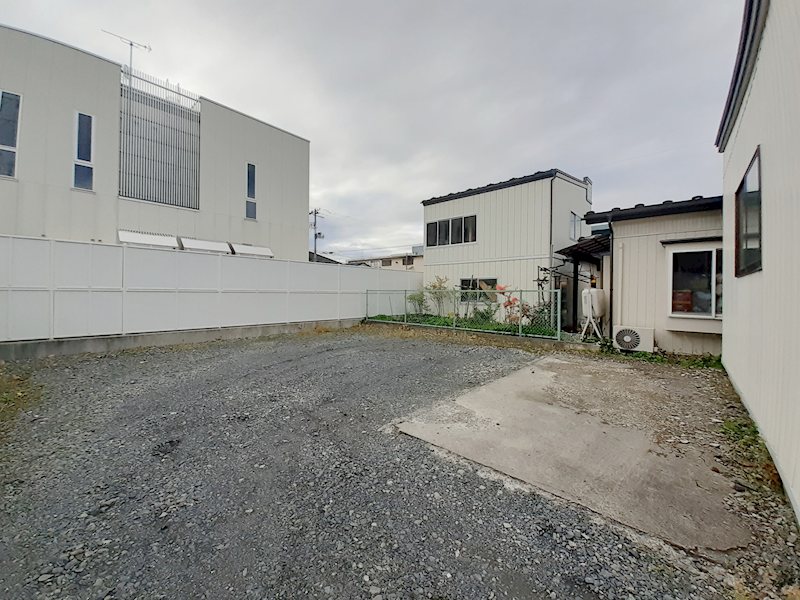沼館1丁目貸事務所 駐車場