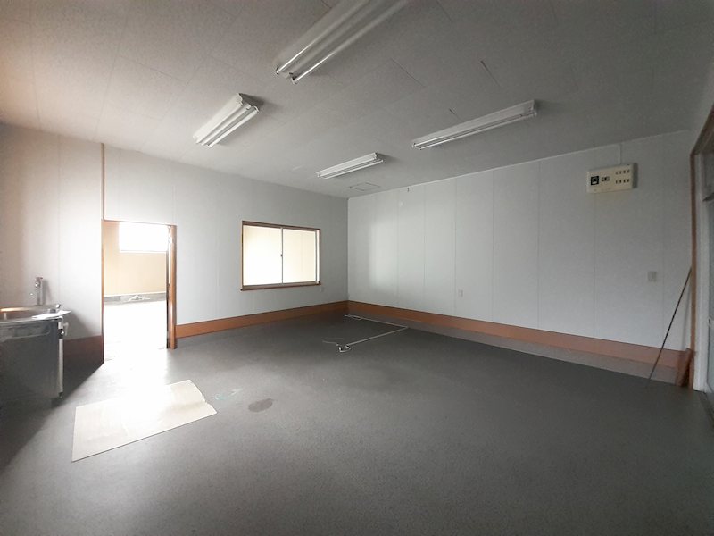 沼館1丁目貸事務所 玄関