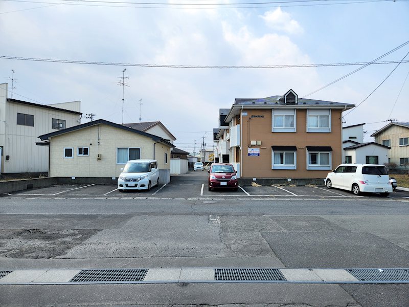 グランディール 駐車場