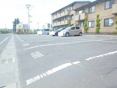 カーサ・オリーブ　C  駐車場