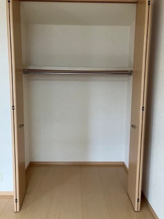 ヴィラ　ラモール   収納