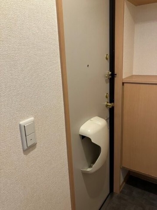 ヴィラ　ラモール   玄関