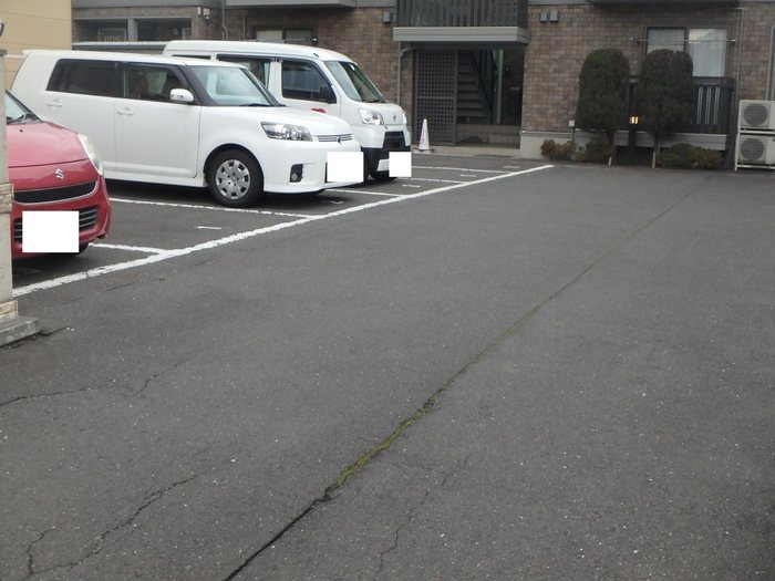 グロワール　A 駐車場