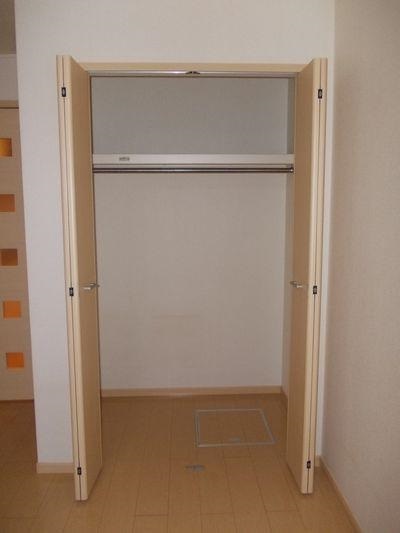 エミグラント 収納