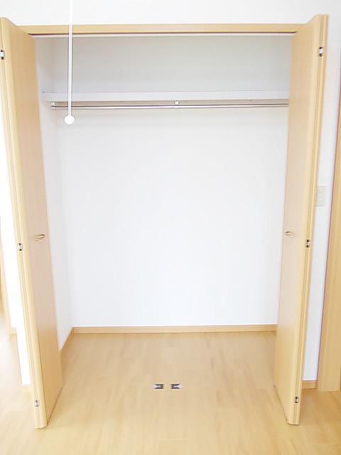 カーサセレッソ弐番館 収納