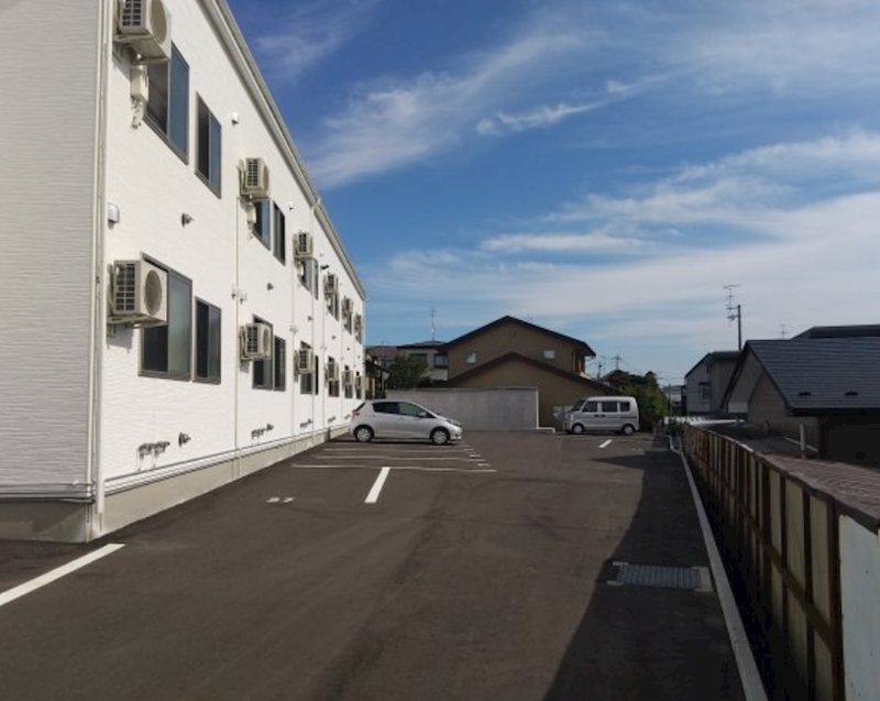 Road＆Sky 駐車場