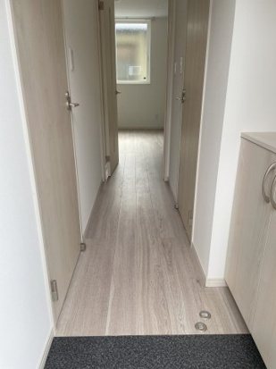 ReGLOSS城下 玄関