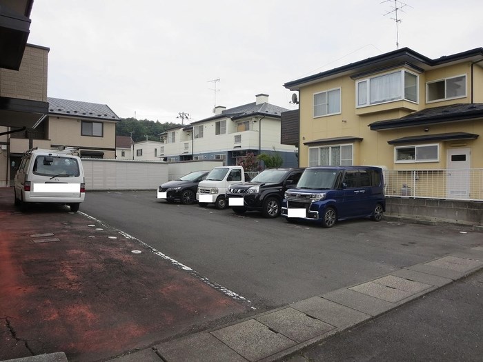 セジュール類家   駐車場